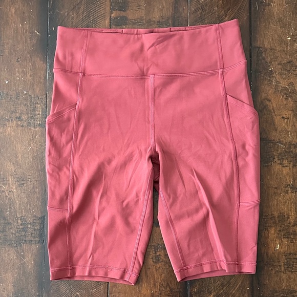 Lululemon Women's High-Waisted biker shorts - Picture 1 of 7